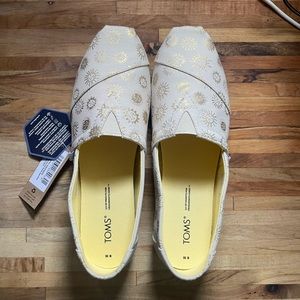 BRAND NEW never worn TOMS. Size 8 beige with with gold suns